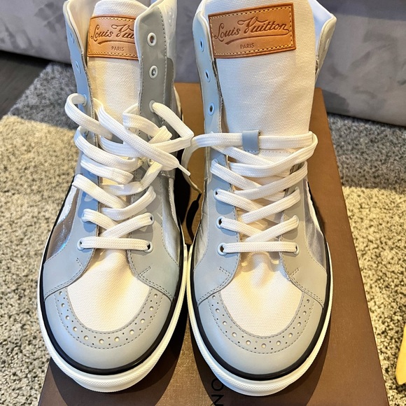Authentic Louis Vuitton men’s high top sneaker - Picture 4 of 7